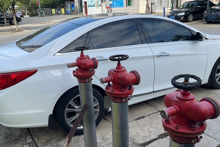 Used Hyundai Sonata 2014 2.4L Automatic Leading Edition China IV Standard Exterior 3