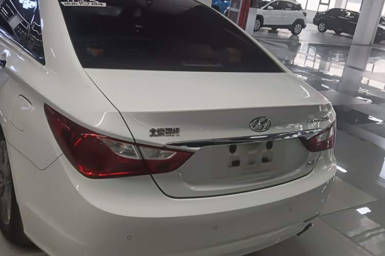 Used Hyundai Sonata 2014 2.4L Automatic Leading Edition China IV Standard Exterior 4