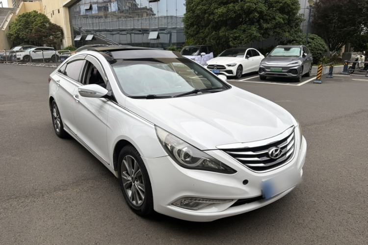 Used Hyundai Sonata 2014 2.4L Automatic Leading Edition China IV Standard Exterior 4