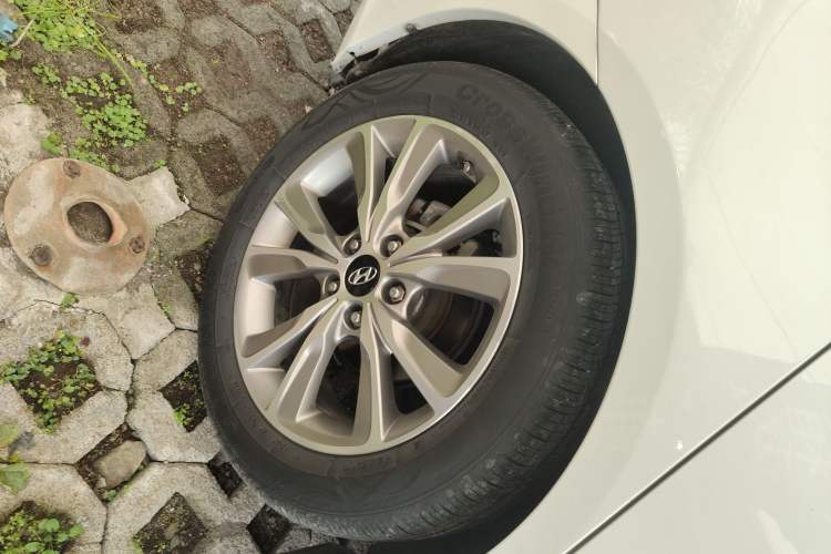 Used Hyundai Sonata 2014 2.0L Automatic Luxury Edition Exterior 4