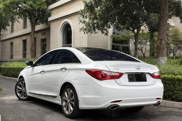 Used Hyundai Sonata 2014 2.4L Automatic Leading Edition China IV Standard Exterior 4