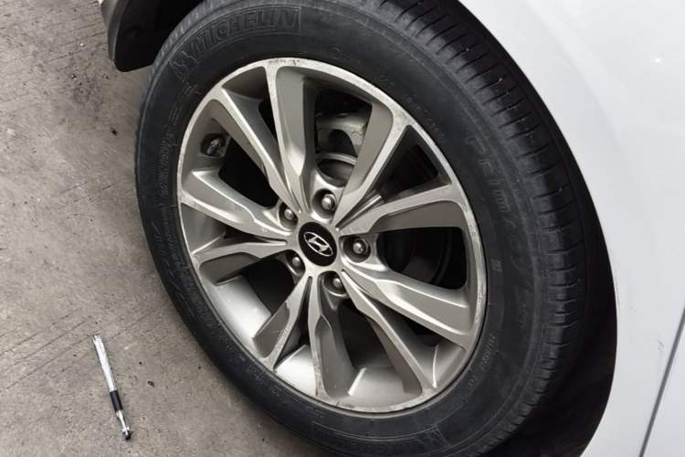 Used Hyundai Sonata 2014 2.0L Automatic Luxury Edition Exterior 5