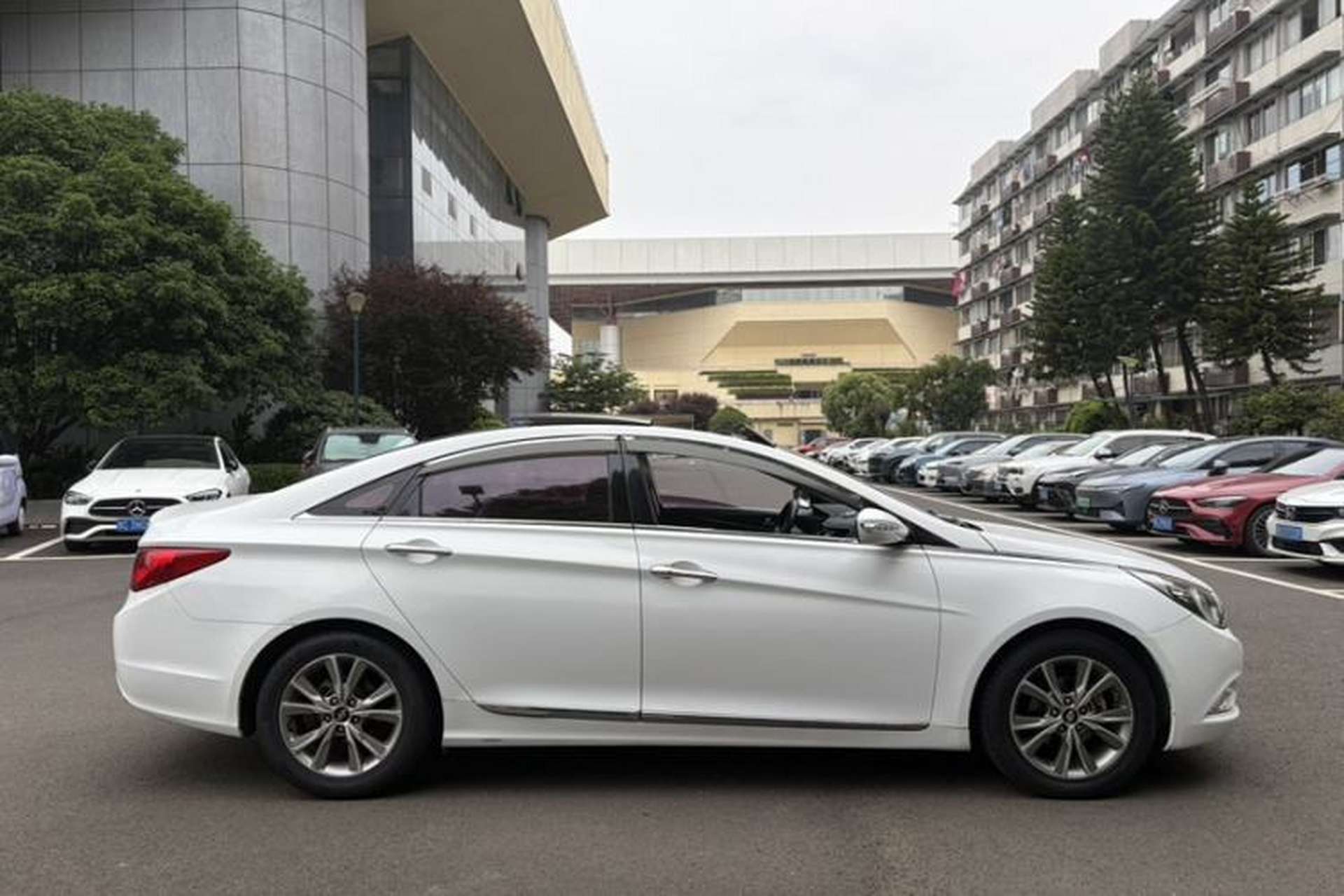 Used Hyundai Sonata 2014 2.4L Automatic Leading Edition China IV Standard Exterior 5