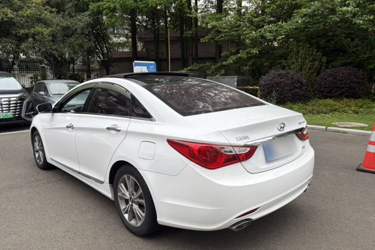 Used Hyundai Sonata 2014 2.4L Automatic Leading Edition China IV Standard Exterior 8