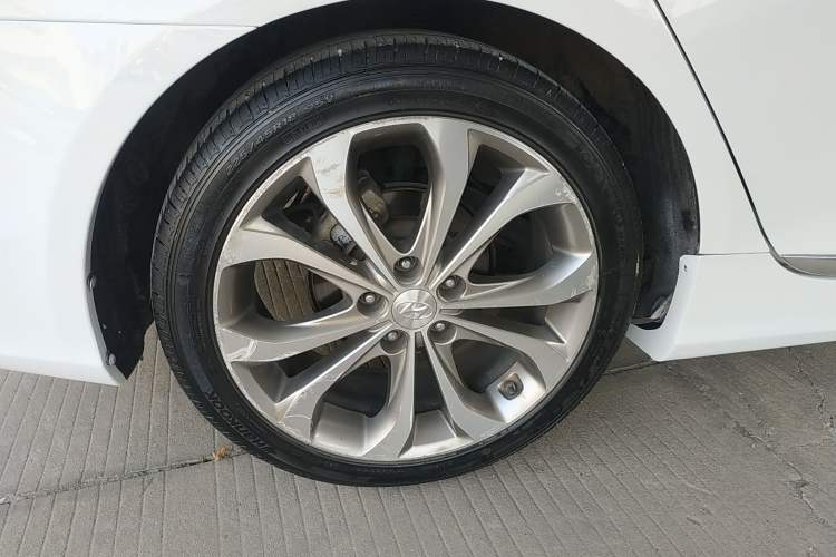 Used Hyundai Sonata 2014 2.4L Automatic Luxury Version China V Standard Exterior 8