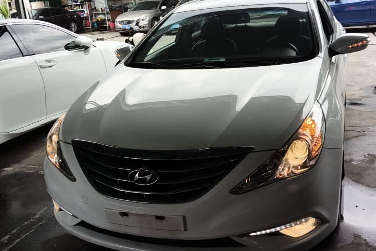 Used Hyundai Sonata 2014 2.0L Automatic Luxury Edition Front
