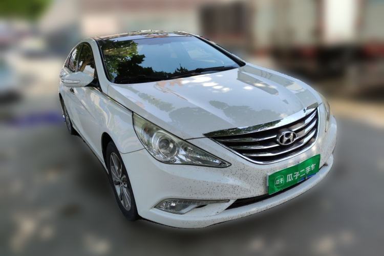 Used Hyundai Sonata 2014 2.0L Automatic Luxury Edition Front Right 45 Deg