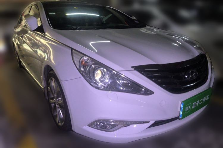 Used Hyundai Sonata 2014 2.4L Automatic Luxury Version China IV Standard Front Right 45 Deg