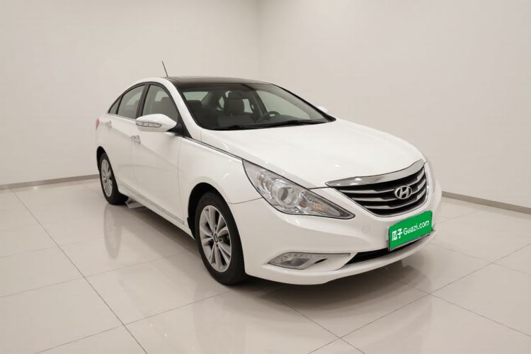 Used Hyundai Sonata 2014 2.4L Automatic Leading Edition China IV Standard Front Right 45 Deg