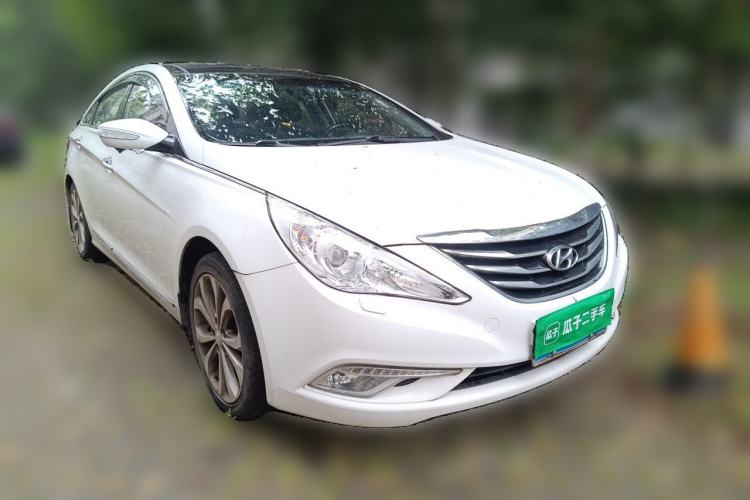 Used Hyundai Sonata 2014 2.4L Automatic Luxury Version China IV Standard Front Right 45 Deg