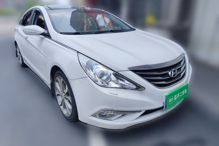 Used Hyundai Sonata 2014 2.4L Automatic Luxury Version China IV Standard Front Right 45 Deg
