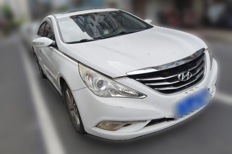 Used Hyundai Sonata 2014 2.0L Automatic Luxury Edition Front Right 45 Deg