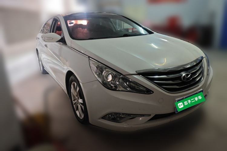 Used Hyundai Sonata 2014 2.0L Automatic Luxury Edition Front Right 45 Deg