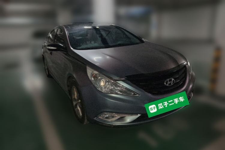 Used Hyundai Sonata 2014 2.4L Automatic Leading Edition China IV Standard Front Right 45 Deg
