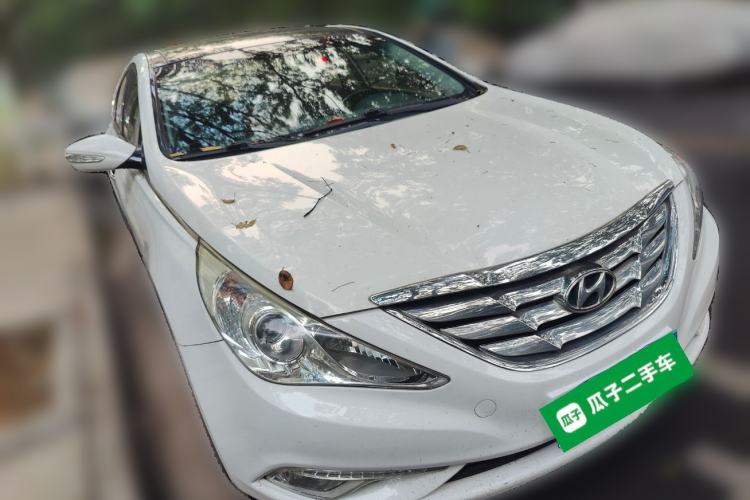 Used Hyundai Sonata 2014 2.4L Automatic Leading Edition China IV Standard Front Right 45 Deg