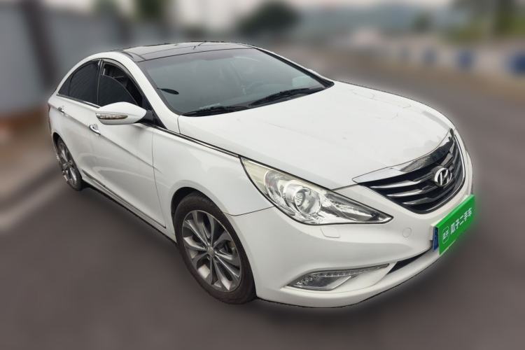 Used Hyundai Sonata 2014 2.4L Automatic Luxury Version China IV Standard Front Right 45 Deg