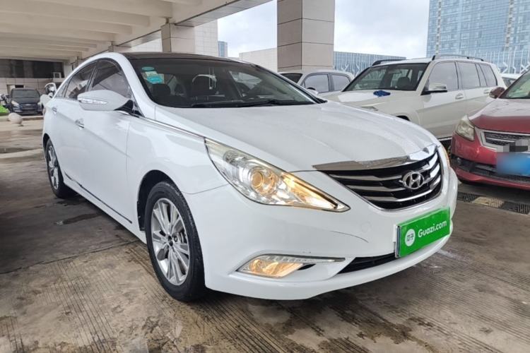 Used Hyundai Sonata 2014 2.0L Automatic Luxury Edition Front Right 45 Deg