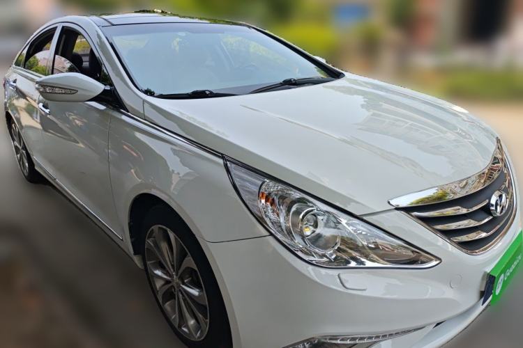 Used Hyundai Sonata 2014 2.4L Automatic Luxury Version China V Standard Front Right 45 Deg