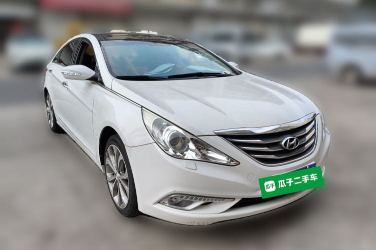 Used Hyundai Sonata 2014 2.4L Automatic Luxury Version China IV Standard Front Right 45 Deg