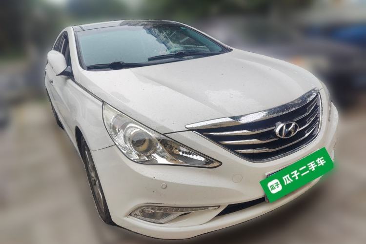 Used Hyundai Sonata 2014 2.4L Automatic Leading Edition China IV Standard Front Right 45 Deg