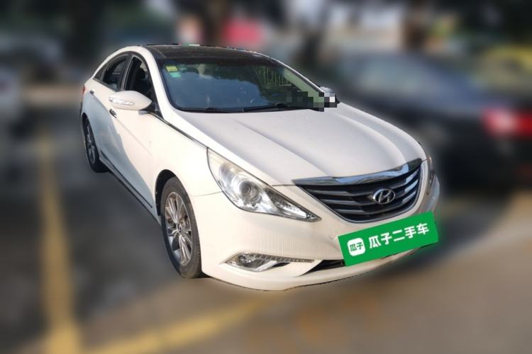 Used Hyundai Sonata 2014 2.4L Automatic Leading Edition China IV Standard Front Right 45 Deg