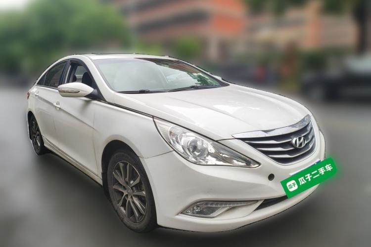 Used Hyundai Sonata 2014 2.0L Automatic Leading Edition Front Right 45 Deg