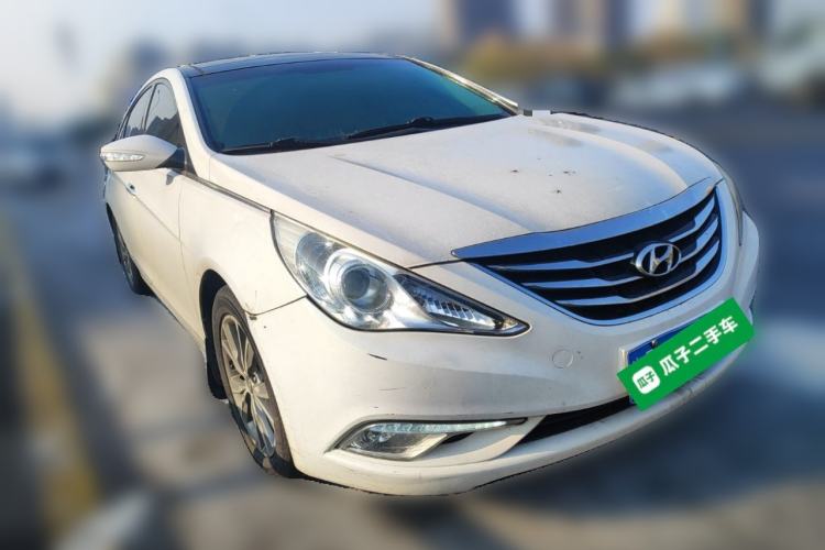 Used Hyundai Sonata 2014 2.0L Automatic Luxury Edition Front Right 45 Deg