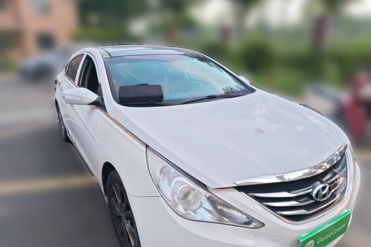 Used Hyundai Sonata 2014 2.4L Automatic Leading Edition China IV Standard Front Right 45 Deg