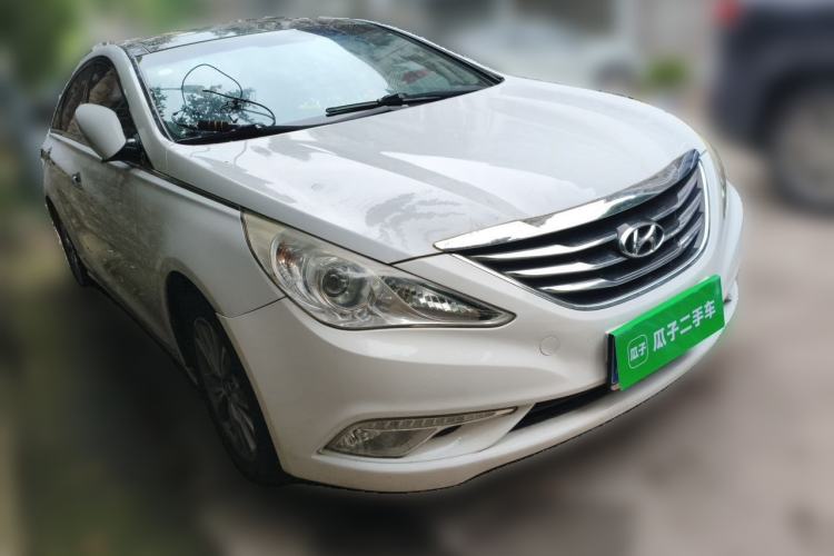 Used Hyundai Sonata 2014 2.4L Automatic Leading Edition China IV Standard Front Right 45 Deg