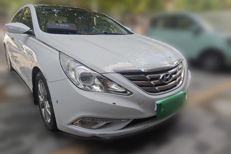 Used Hyundai Sonata 2014 2.0L Automatic Luxury Edition Front Right 45 Deg
