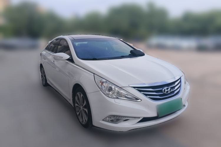 Used Hyundai Sonata 2014 2.4L Automatic Luxury Version China IV Standard Front Right 45 Deg