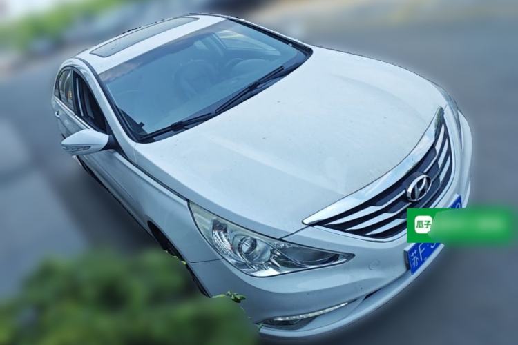 Used Hyundai Sonata 2014 2.0L Automatic Luxury Edition Front Right 45 Deg