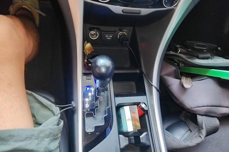 Used Hyundai Sonata 2014 2.4L Automatic Luxury Version China V Standard Gear Lever