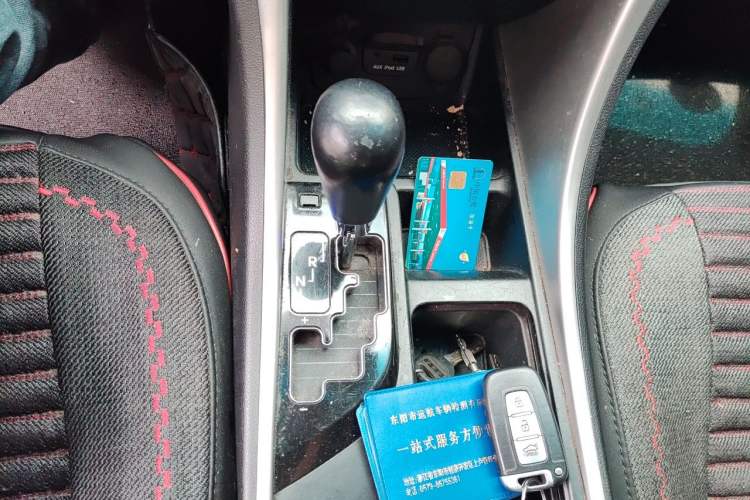 Used Hyundai Sonata 2014 2.4L Automatic Leading Edition China IV Standard Gear Lever
