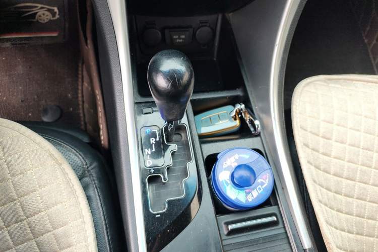 Used Hyundai Sonata 2014 2.4L Automatic Leading Edition China IV Standard Gear Lever