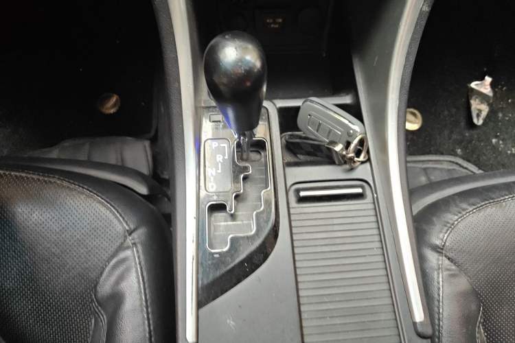 Used Hyundai Sonata 2014 2.4L Automatic Leading Edition China IV Standard Gear Lever