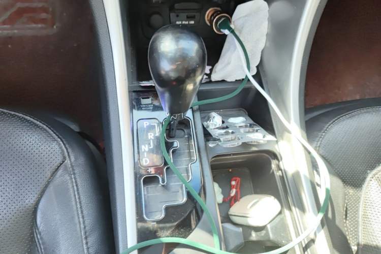 Used Hyundai Sonata 2014 2.4L Automatic Leading Edition China IV Standard Gear Lever