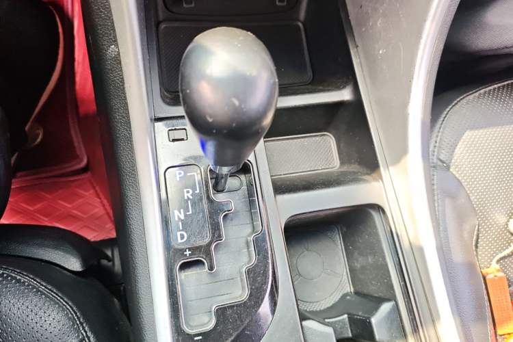 Used Hyundai Sonata 2014 2.0L Automatic Luxury Edition Gear Lever