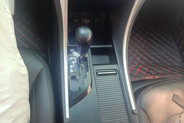 Used Hyundai Sonata 2014 2.0L Automatic Luxury Edition Gear Lever
