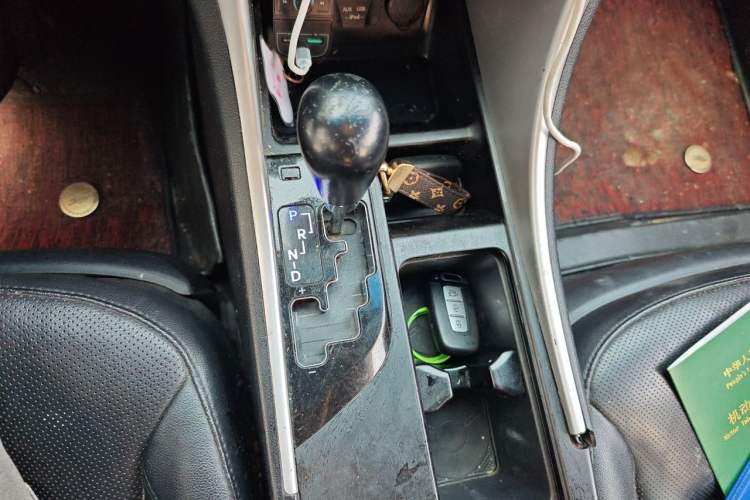 Used Hyundai Sonata 2014 2.4L Automatic Leading Edition China IV Standard Gear Lever