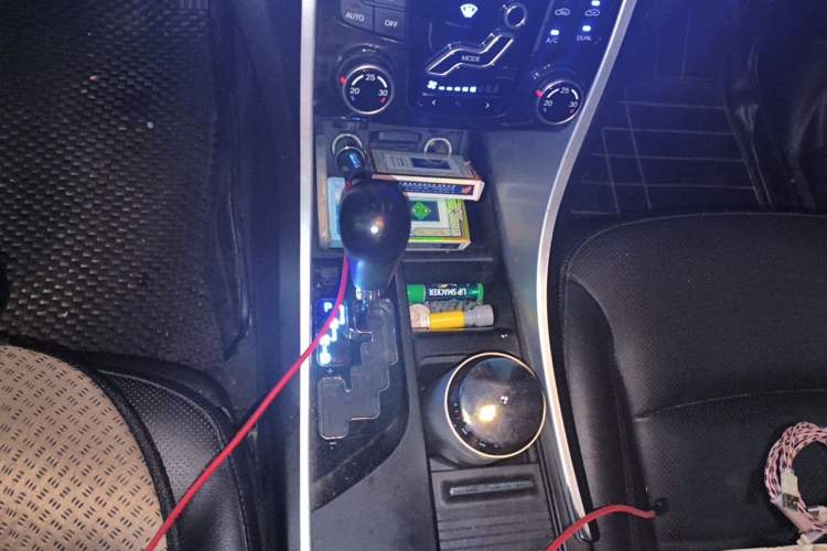 Used Hyundai Sonata 2014 2.0L Automatic Luxury Edition Gear Lever