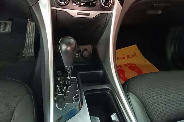 Used Hyundai Sonata 2014 2.0L Automatic Luxury Edition Gear Lever