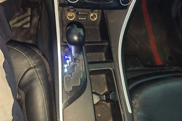 Used Hyundai Sonata 2014 2.4L Automatic Leading Edition China V Standard Gear Lever