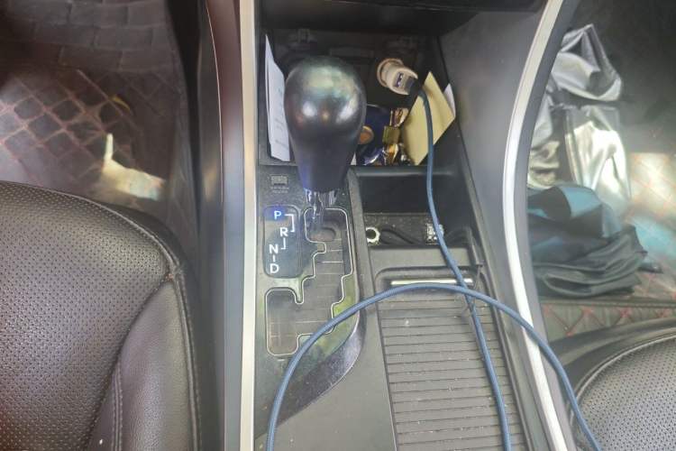 Used Hyundai Sonata 2014 2.0L Automatic Luxury Edition Gear Lever