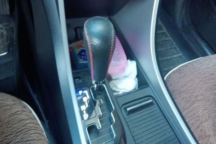 Used Hyundai Sonata 2014 2.4L Automatic Luxury Version China V Standard Gear Lever