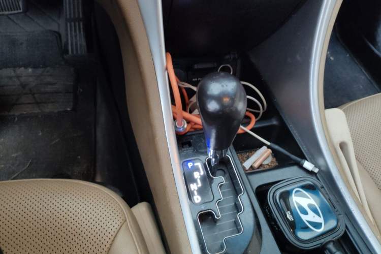 Used Hyundai Sonata 2014 2.0L Automatic Luxury Edition Gear Lever