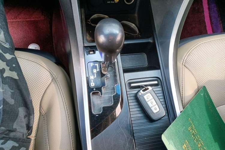 Used Hyundai Sonata 2014 2.4L Automatic Leading Edition China IV Standard Gear Lever