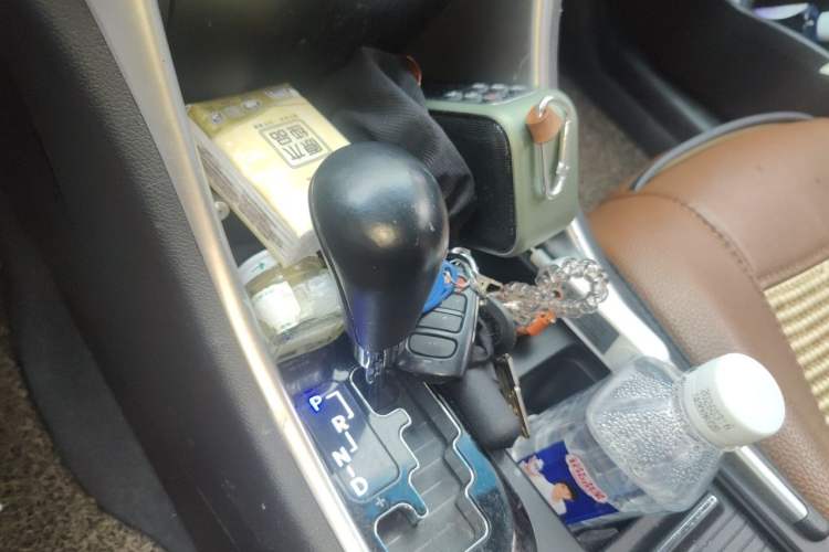 Used Hyundai Sonata 2014 2.4L Automatic Leading Edition China IV Standard Gear Lever