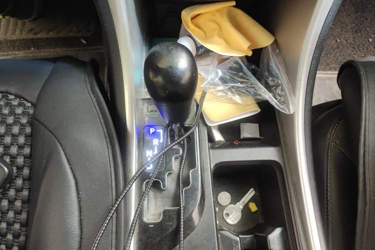 Used Hyundai Sonata 2014 2.4L Automatic Leading Edition China IV Standard Gear Lever