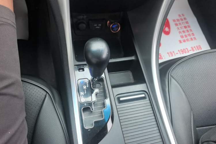 Used Hyundai Sonata 2014 2.0L Automatic Prestige Edition Gear Lever